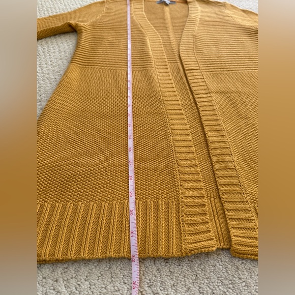 Marled long sleevee mustard cardigan. - Picture 4 of 6